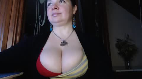 amorelara online show from February 15, 5:30 am