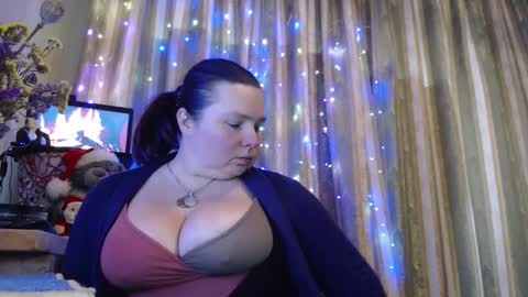 amorelara online show from January 13, 2:21 pm