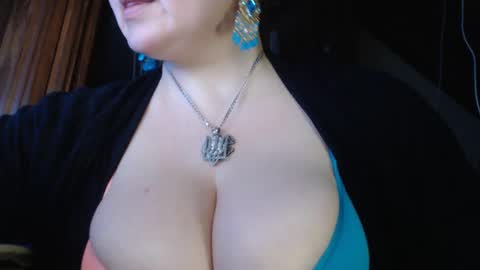 amorelara online show from January 10, 5:05 am