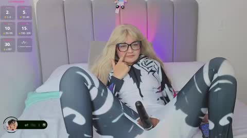 Hello I am Allison Welcome to my room and let is  have a good time together whith me online show from May 29, 9:02 pm