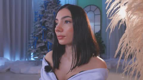 Amy Armstrong online show from December 20, 8:35 pm