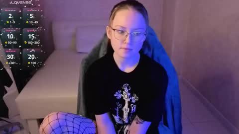 amycherryberry online show from December 23, 1:20 am