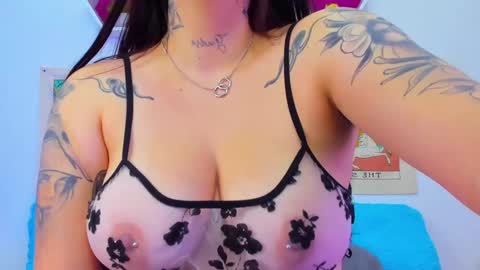 Amyevaans1 online show from February 13, 10:00 pm