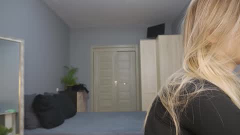 amylanee online show from October 30, 8:27 am