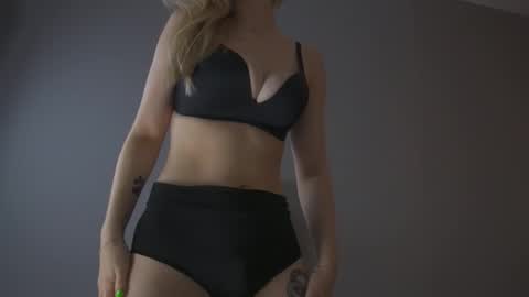 amylanee online show from November 28, 10:07 am