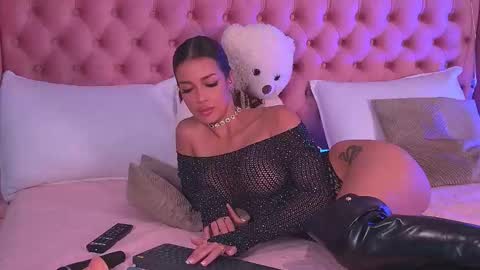 Amyra online show from October 3, 4:06 am