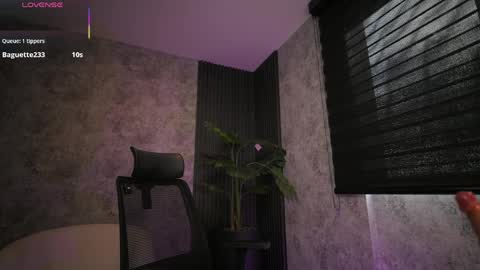 AMY WALKER online show from April 1, 1:41 pm