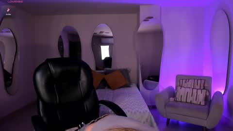    online show from January 9, 11:45 pm