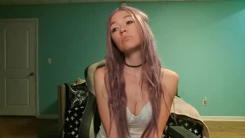Anabelleleigh online show from May 30, 12:52 am
