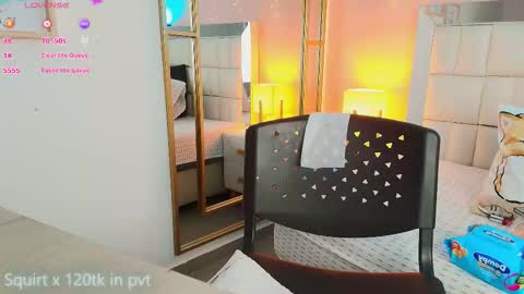 Anahi  online show from February 24, 8:07 pm