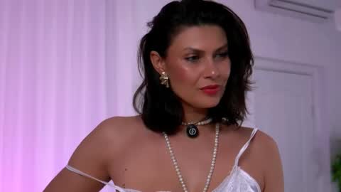 Anais online show from November 29, 6:39 am