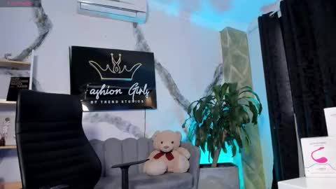 ana online show from December 19, 4:16 am