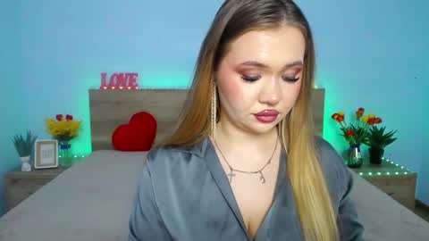 anastacyyellig online show from March 9, 6:50 am