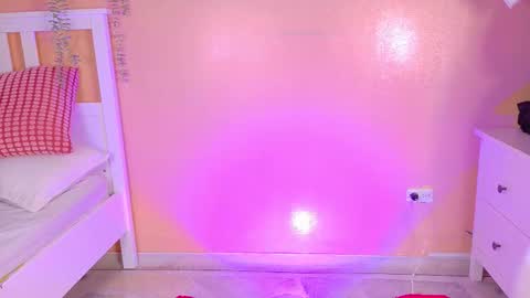 Kendra  online show from February 17, 11:42 am