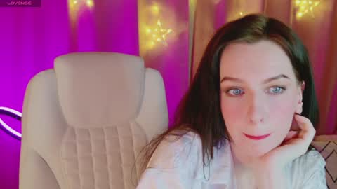 Andrea Ashton online show from December 16, 5:00 pm