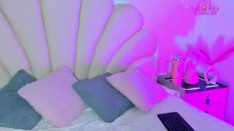Angel online show from May 26, 3:44 pm