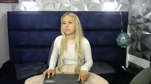 Angel online show from December 22, 12:41 pm