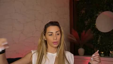 Anysia online show from December 23, 5:44 am