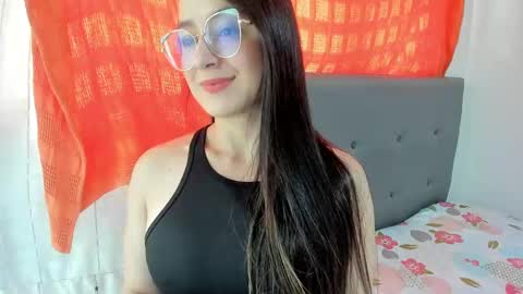 angela_nix online show from October 3, 3:50 pm
