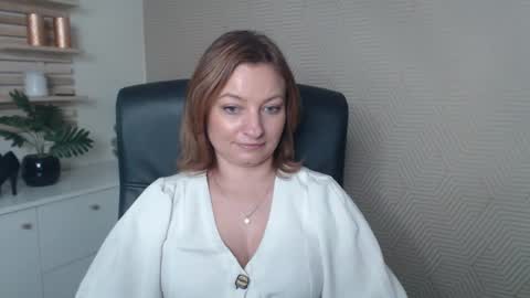 Angela online show from November 7, 10:54 am