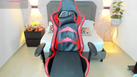 A N G E L I C A online show from February 11, 12:25 pm