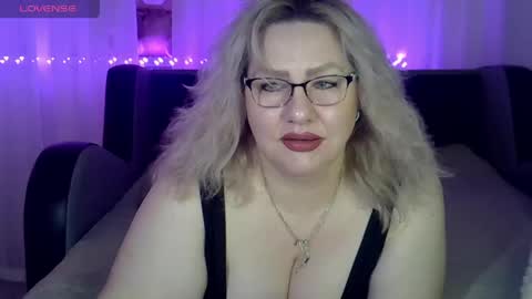 AngelinaGlam online show from May 17, 4:17 pm