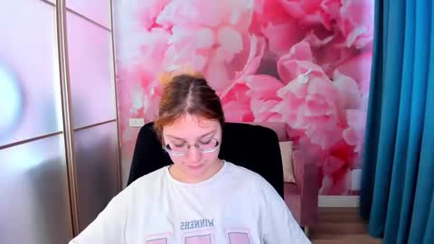 AngelinaLow online show from February 24, 12:48 pm