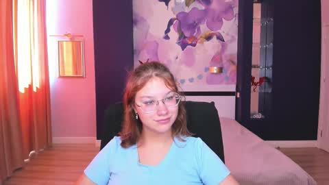 AngelinaLow online show from September 22, 11:30 am