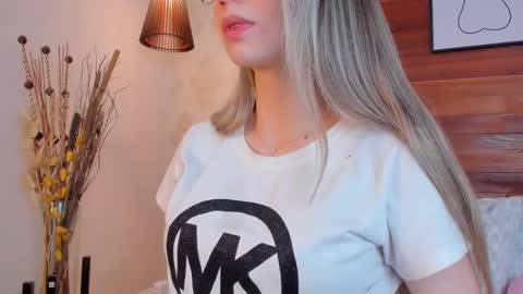 angelrose2323 online show from March 2, 4:03 pm