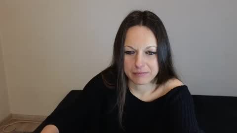 Giulia online show from February 1, 1:43 pm