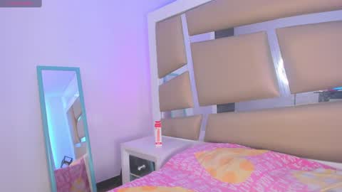 angely_js online show from February 6, 9:28 pm