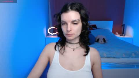 angie_faee online show from December 17, 7:26 pm