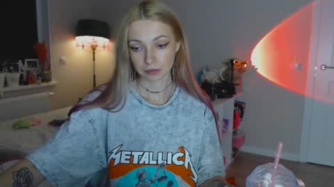 anita_moon_ online show from November 5, 11:32 pm