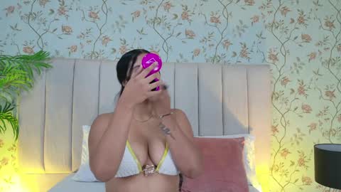 Dania Lpez online show from March 31, 12:16 pm