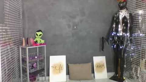 Hello My name is NaiaraPv is OPEN online show from March 21, 6:35 pm