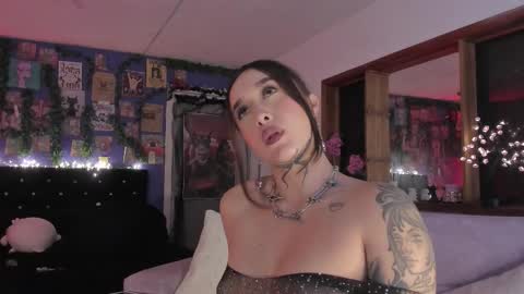 annaa__ online show from February 18, 2:43 am