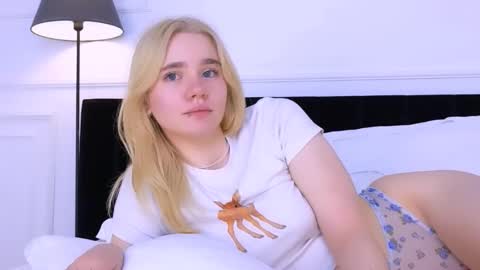 AnnaBelle online show from October 24, 6:20 am