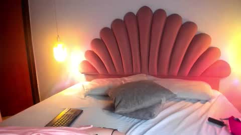 annamitchells online show from January 5, 10:57 pm