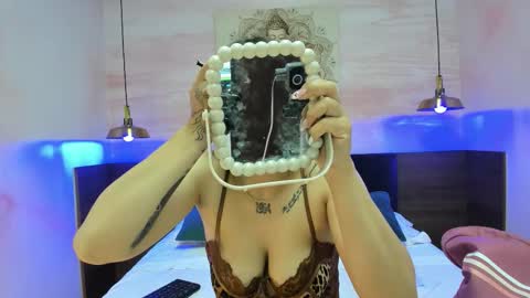 Anne online show from January 10, 3:22 am