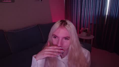 Annet online show from September 18, 9:19 am