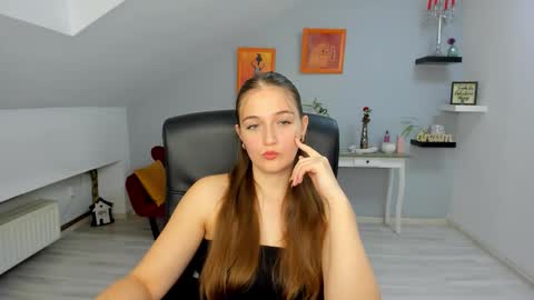 annewilsonn online show from November 5, 12:10 pm