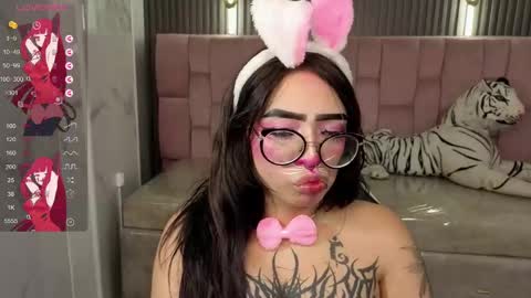 Anni acker b online show from October 31, 1:48 pm