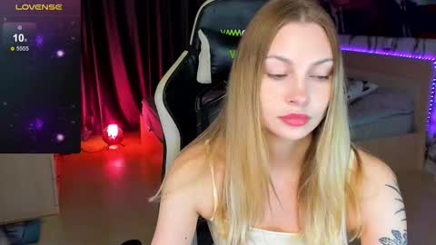 Annie online show from September 21, 9:57 pm