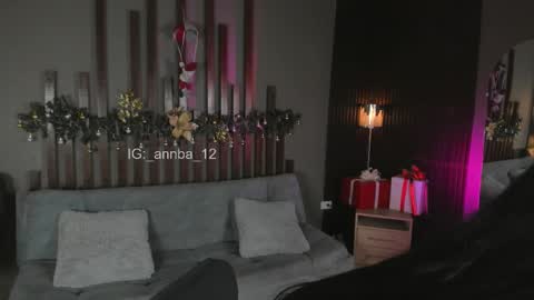 annie_barozzi online show from December 22, 1:25 pm