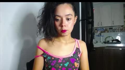 annie_rosse1017 online show from October 5, 5:12 am