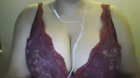 annie online show from February 14, 8:05 am