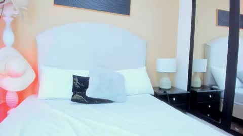 Annie Leigt online show from March 30, 5:23 pm