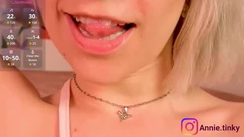 annietinky online show from March 8, 12:07 am