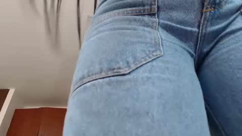 anntonella_squirt online show from September 25, 2:38 pm