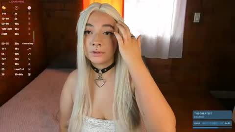 Anny  IG online show from February 14, 7:12 pm